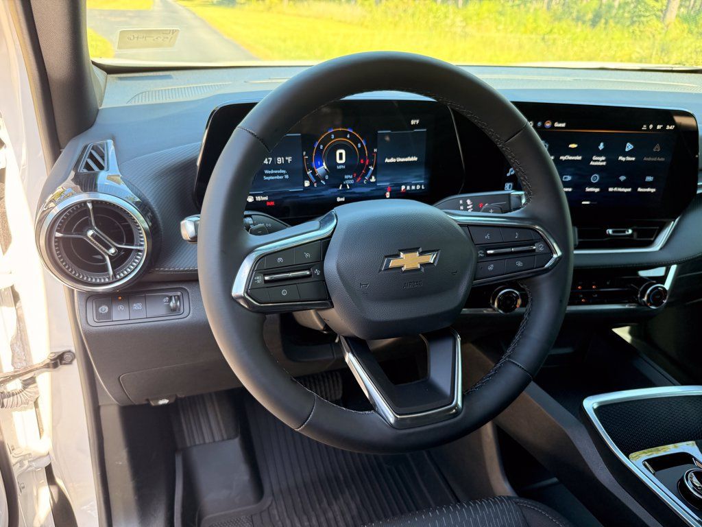 New 2027 Chevrolet Equinox LT w/ Safety and Technology Package FWD image 15