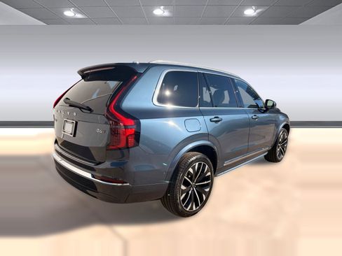 New 2026 Volvo XC90 B6 Plus w/ Protection Package Premier image 9