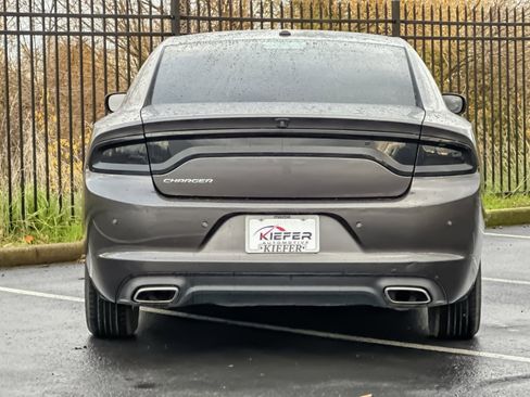 Used 2022 Dodge Charger SXT image 4