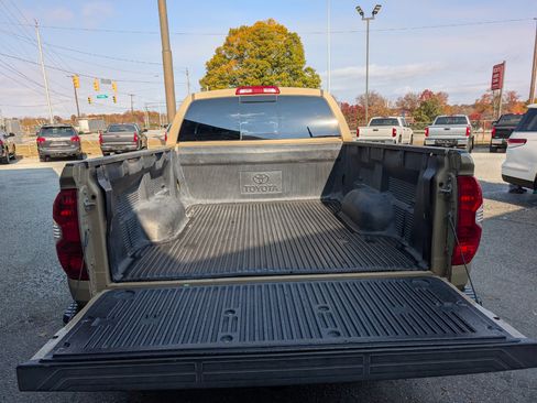 Used 2017 Toyota Tundra SR5 image 21