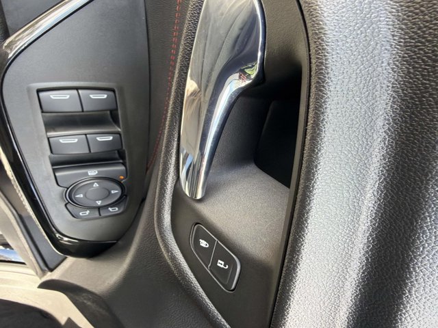 Used 2024 Chevrolet Trax RS w/ Sunroof Package FWD image 8