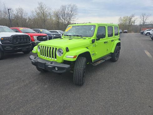 Used 2021 Jeep Wrangler Unlimited Sahara w/ Cold Weather Group AWD/4WD image 3