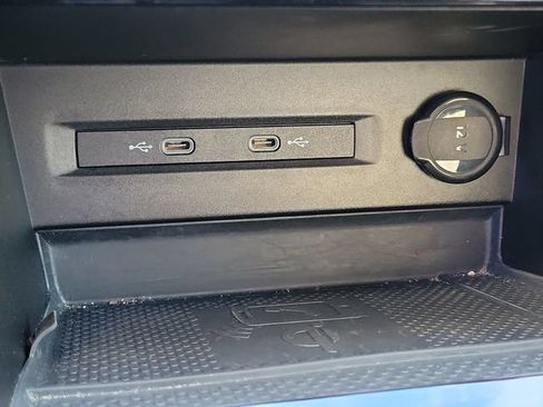 Certified 2023 Volkswagen Taos SE w/ Black Wheel Package FWD image 26