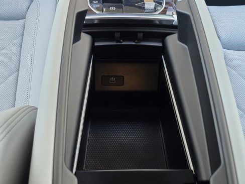 New 2026 BMW X5 xDrive50e w/ Climate Comfort Package AWD/4WD image 17