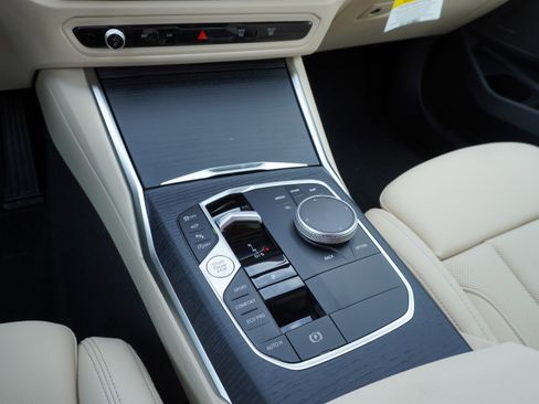 New 2025 BMW 330i Sedan w/ Premium Package image 15