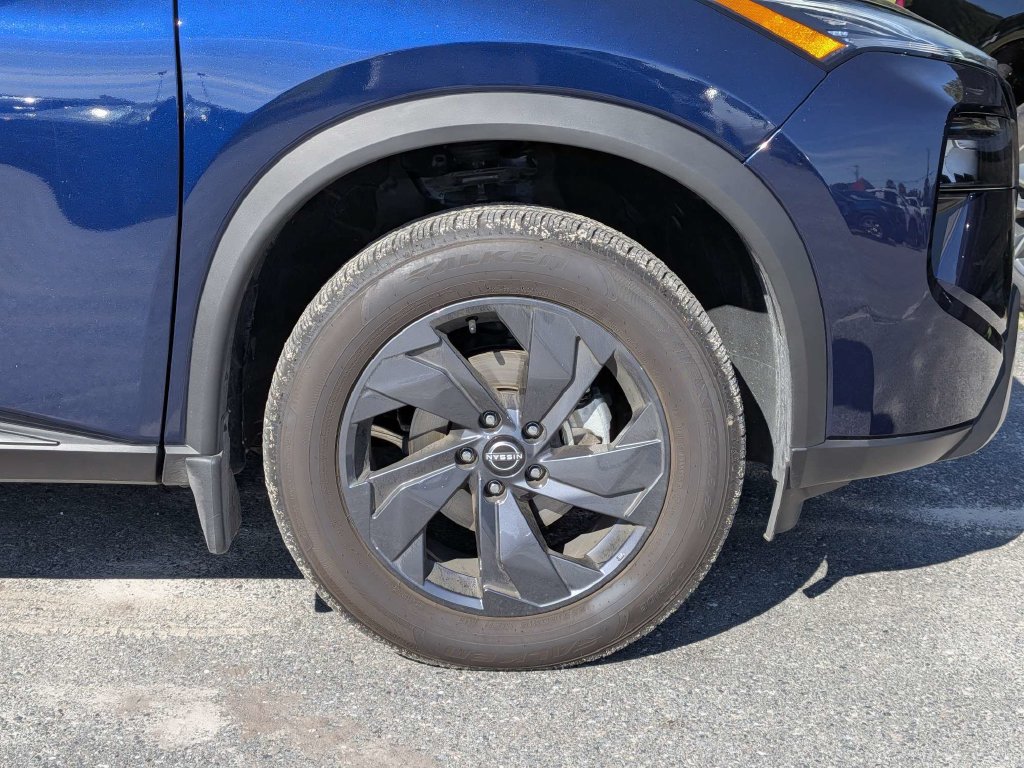 Used 2026 Nissan Rogue SV w/ Cold Weather Package FWD image 9