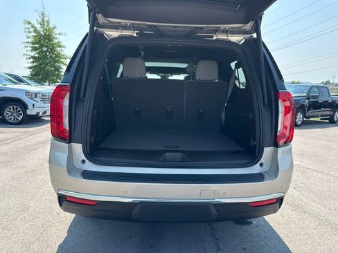 Used 2023 GMC Yukon XL SLT w/ SLT Premium Package AWD/4WD image 30