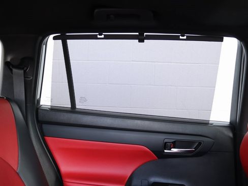 Used 2022 Toyota Highlander XSE image 19