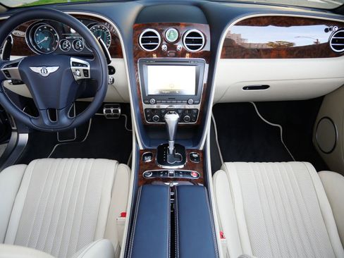 Used 2017 Bentley Continental GT image 4