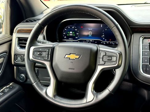 Used 2024 Chevrolet Suburban Premier image 29