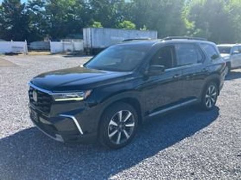 Used 2023 Honda Pilot Elite image 3
