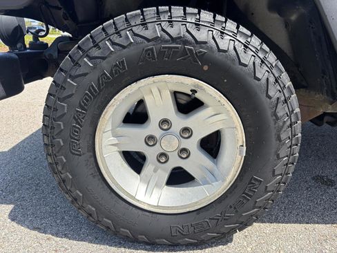 Used 2006 Jeep Wrangler Unlimited AWD/4WD image 38