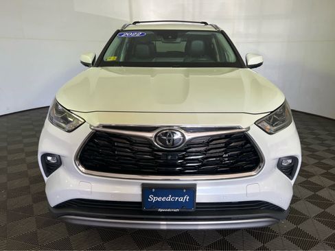 Used 2022 Toyota Highlander Platinum image 2