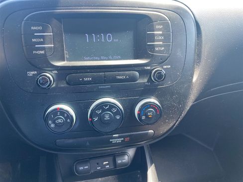 Used 2019 Kia Soul FWD image 17