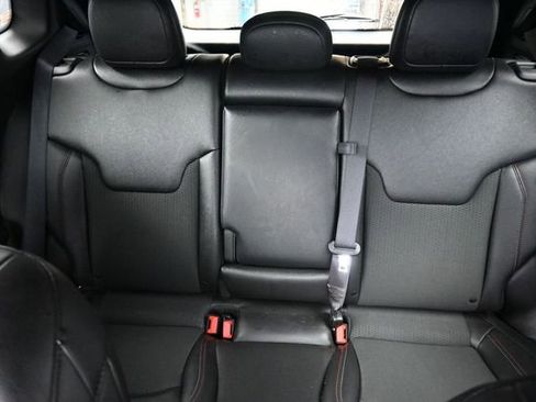 Used 2025 Jeep Compass Trailhawk AWD/4WD image 19