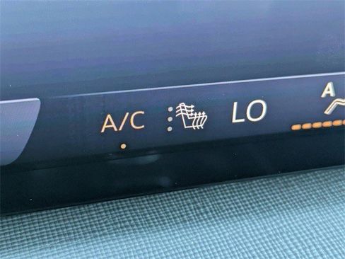 Certified 2025 Buick Enclave Preferred image 26