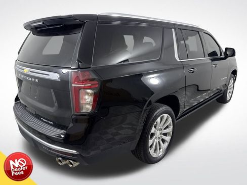 Used 2023 Chevrolet Suburban Premier image 3