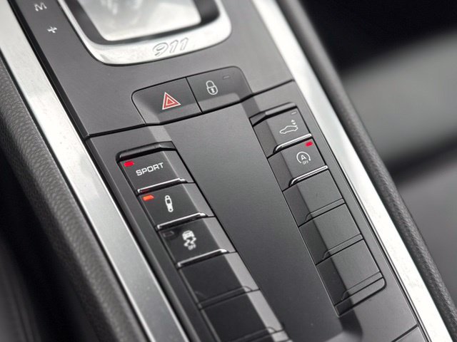 Used 2018 Porsche 911 Carrera RWD image 29