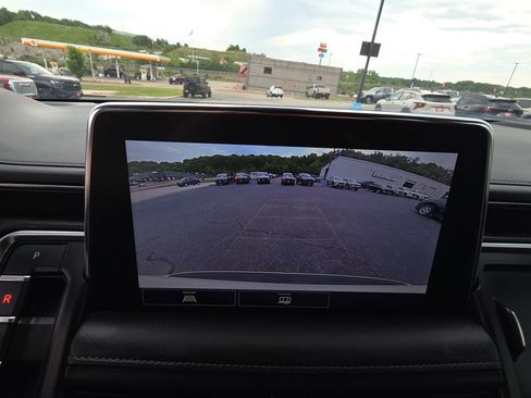 Used 2021 Chevrolet Suburban LT AWD/4WD image 22