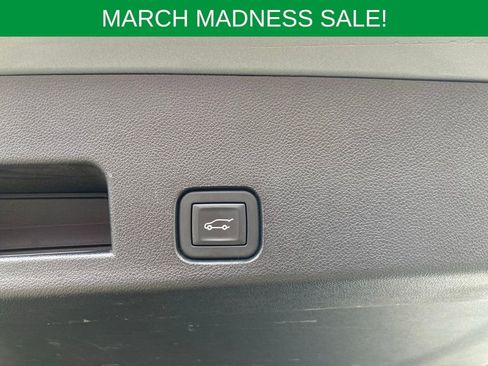 Used 2025 Chevrolet Traverse Z71 image 27