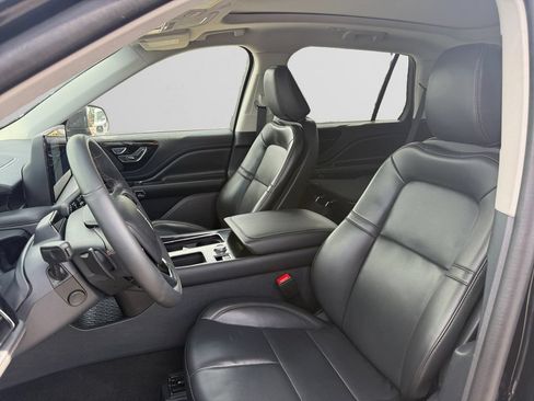 Used 2025 Lincoln Aviator AWD image 16