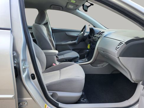 Used 2010 Toyota Corolla LE w/ All Weather Guard Pkg FWD image 19