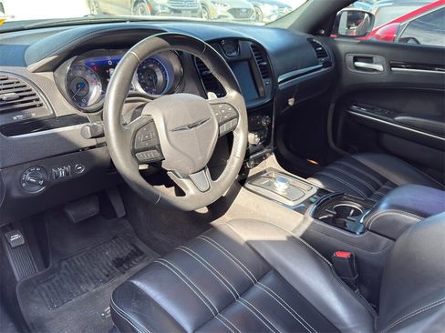 Used 2019 Chrysler 300 S image 11