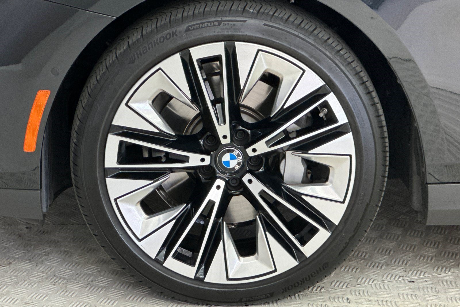 Used 2026 BMW 530i RWD image 12