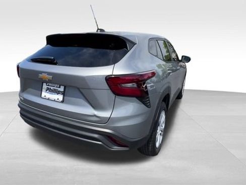 Certified 2026 Chevrolet Trax LS FWD image 7