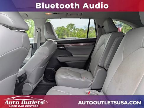 Used 2023 Toyota Highlander Platinum AWD/4WD image 15
