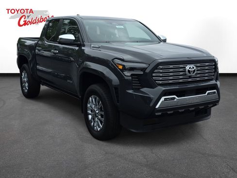 Used 2025 Toyota Tacoma Limited AWD/4WD image 3