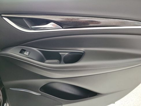 Certified 2021 Buick Enclave Avenir w/ Avenir Technology Package AWD/4WD image 25