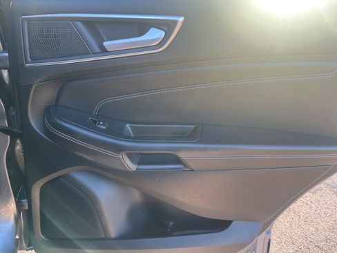 Used 2024 Ford Edge Titanium image 24