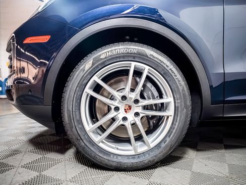 New 2026 Porsche Cayenne image 14