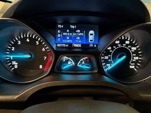 Used 2017 Ford Escape SE w/ SE Cold Weather Package AWD/4WD image 10