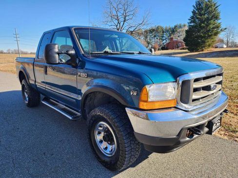 Used 2001 Ford F250 XLT image 4