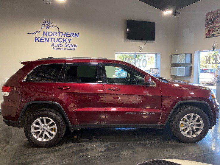 Used 2021 Jeep Grand Cherokee Laredo AWD/4WD image 5