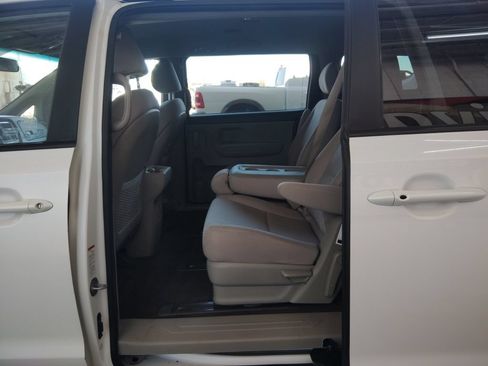 Used 2019 Kia Sedona LX FWD image 20