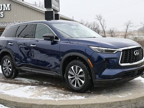 Used 2023 INFINITI QX60 Pure image 3