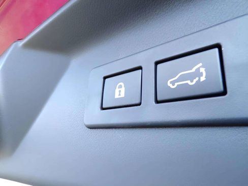 Certified 2025 Subaru Forester Premium image 20