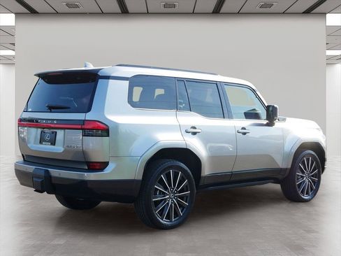 Used 2024 Lexus GX 550 w/ Cold Area Package AWD/4WD image 6