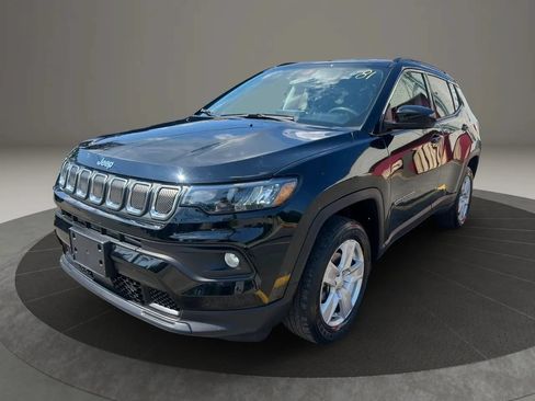 Used 2022 Jeep Compass Latitude AWD/4WD image 1