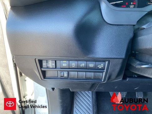 Used 2022 Toyota Tundra SR5 w/ SR5 Convenience Package AWD/4WD image 21