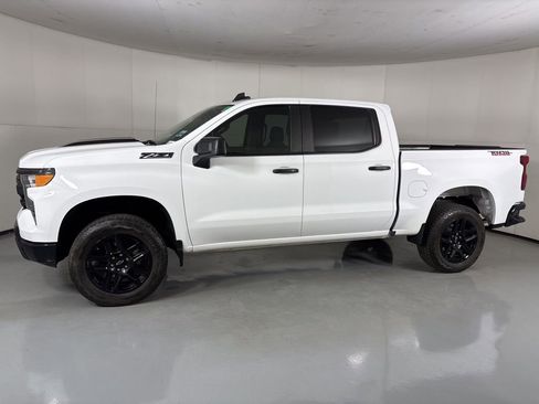 Used 2024 Chevrolet Silverado 1500 Custom Trail Boss w/ LPO, Dark Essentials Package image 5