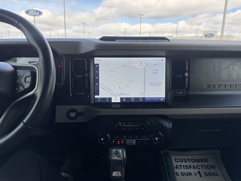 Used 2023 Ford Bronco Wildtrak image 9