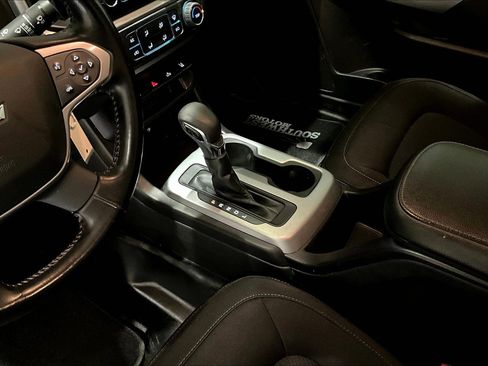 Used 2022 Chevrolet Colorado LT w/ Fleet Safety Package image 18