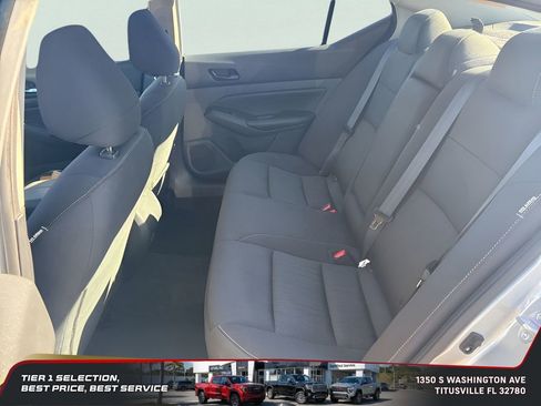 Used 2024 Nissan Altima 2.5 SV image 8