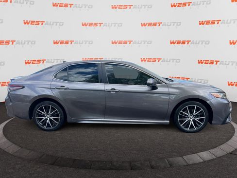 Used 2021 Toyota Camry SE FWD image 6