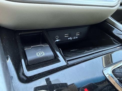 Used 2020 Subaru Outback Limited AWD/4WD image 36