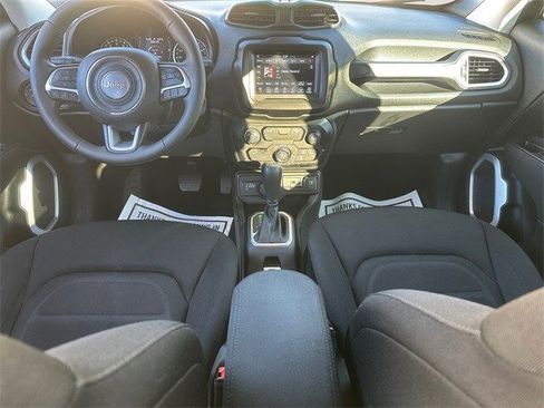 Used 2019 Jeep Renegade Latitude image 10